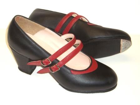 1670 Flamenco Double Strap in leather w/nails Sizes 2.5 - 9.5